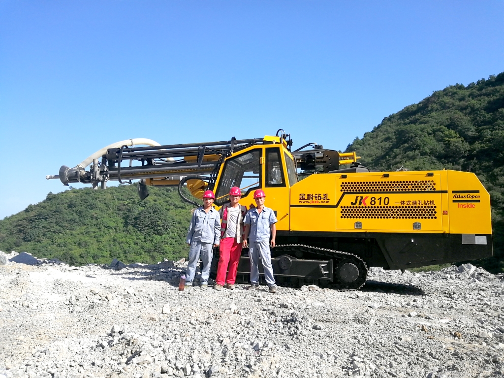 JK810全液压一体式钻机助力客户掘金